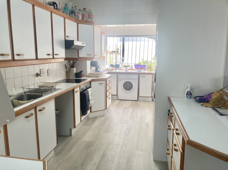 To Let 4 Bedroom Property for Rent in Beach Estate Western Cape